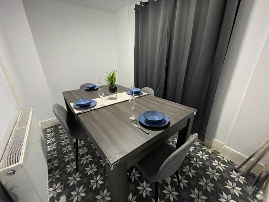 30 Percent Off Weekly Stays - 6 Bedroom House - 11 Beds Blackpool Ngoại thất bức ảnh