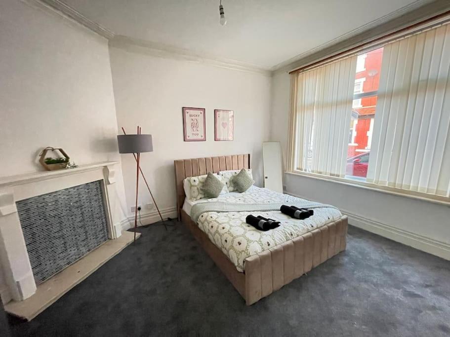 30 Percent Off Weekly Stays - 6 Bedroom House - 11 Beds Blackpool Ngoại thất bức ảnh